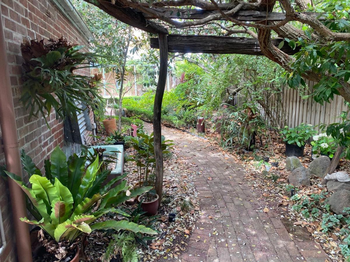 Yass Central Bed & Breakfast Exterior foto